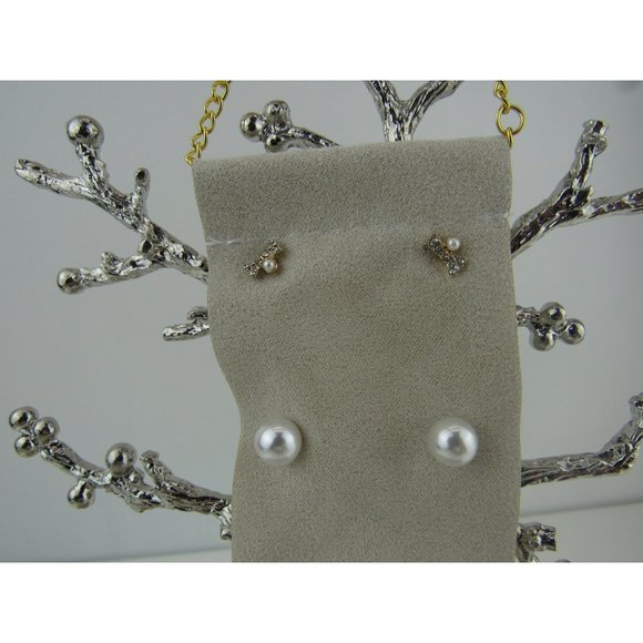 NEW WITH TAGS EXPRESS SET OF 5 SHINY GOLD EARRING SET - Picture 2 of 4